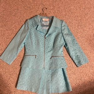 Tahari suit size 2